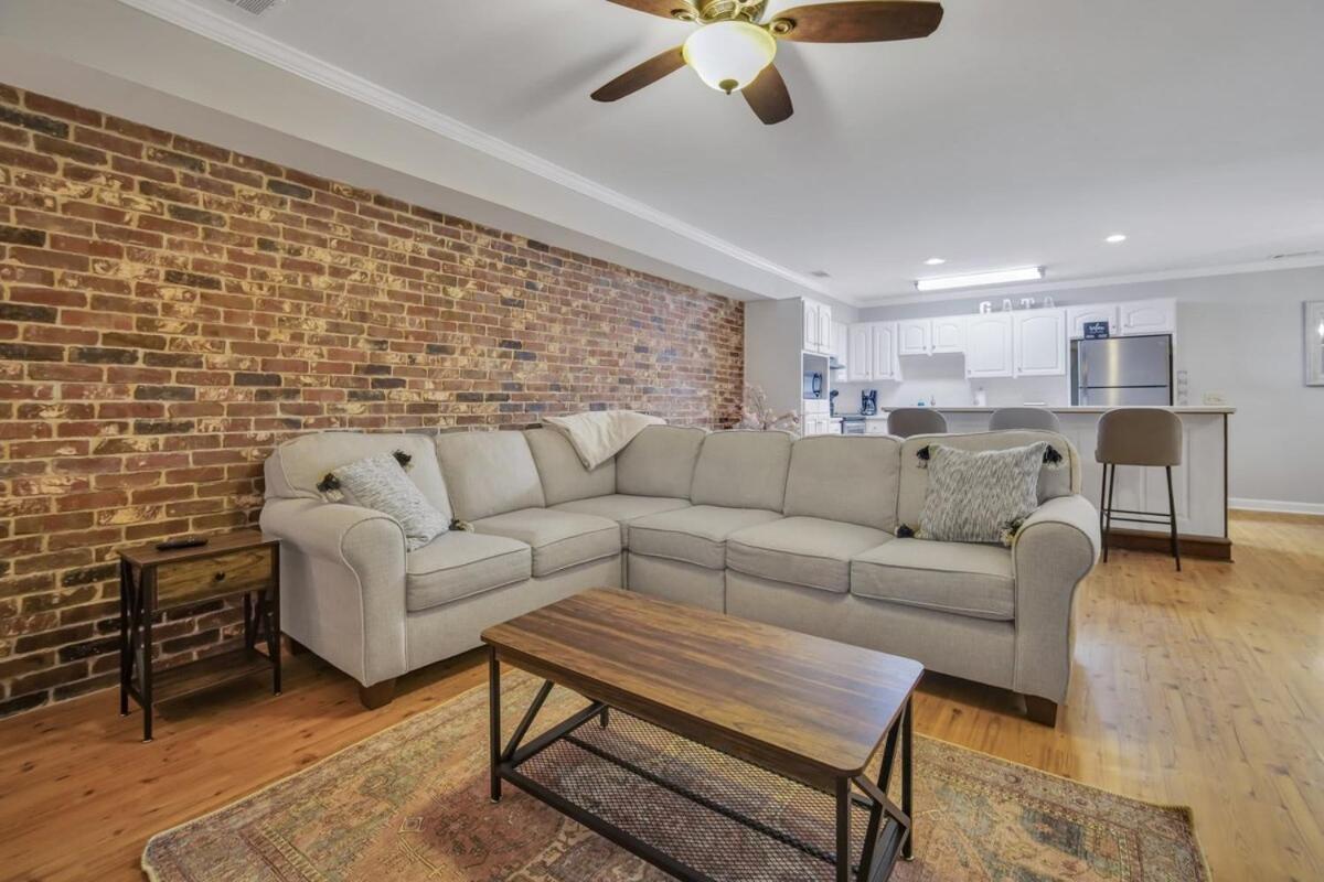 Freedom'S Flight - The Post Lofts Appartement Statesboro Buitenkant foto