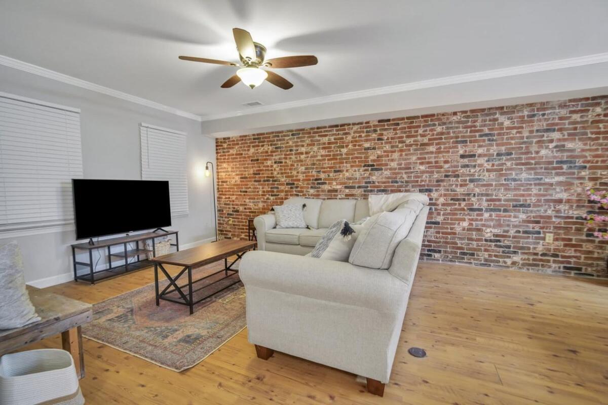 Freedom'S Flight - The Post Lofts Appartement Statesboro Buitenkant foto